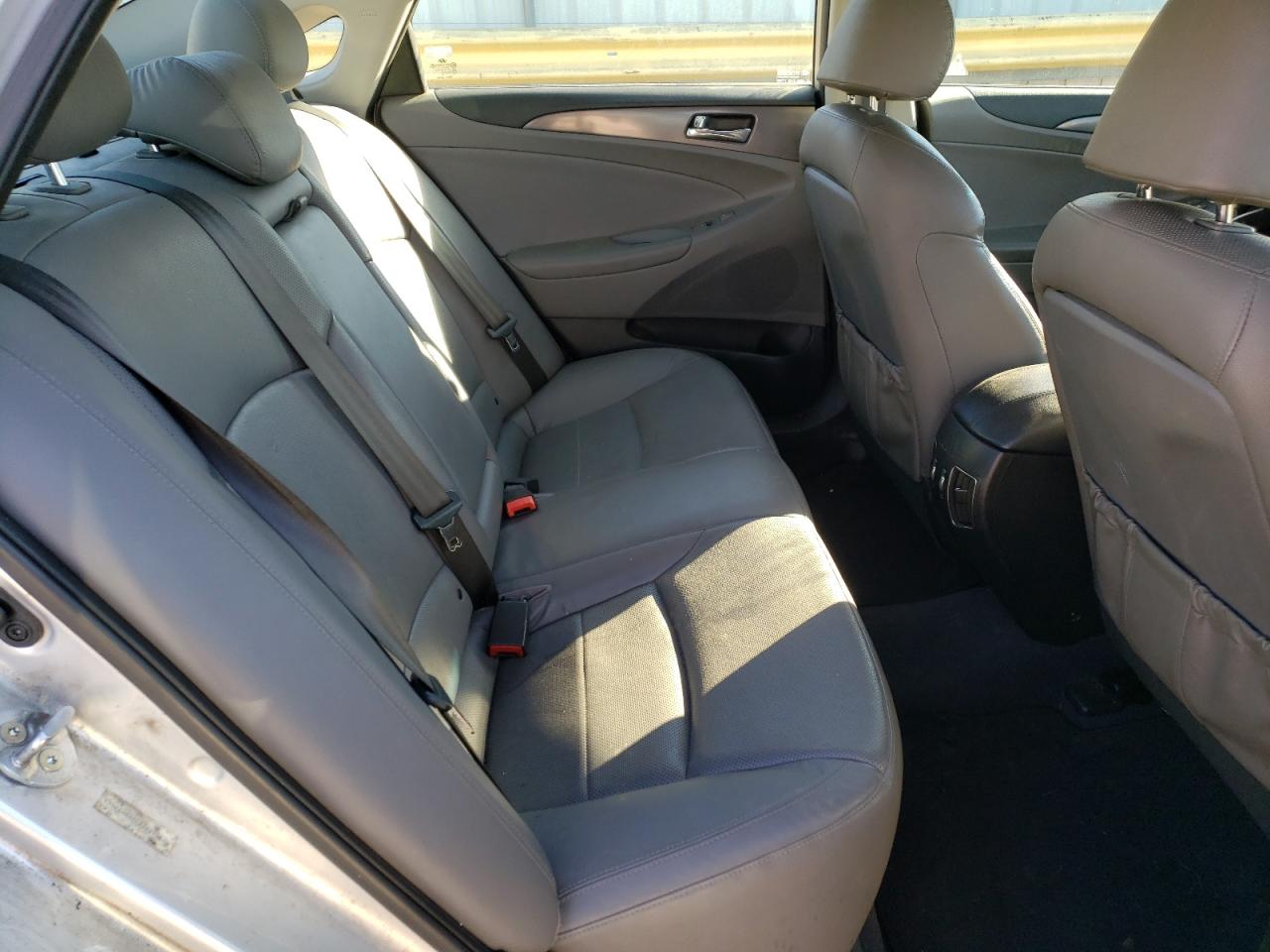 Photo 6 from auction – 2012 HYUNDAI SONATA HYB with VIN KMHEC4A44CA061934