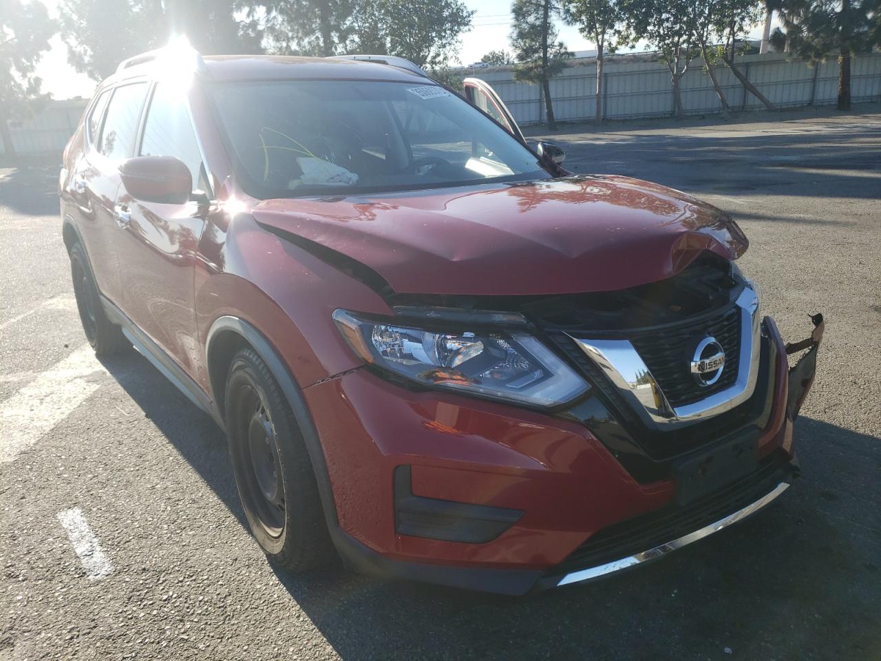 NISSAN ROGUE S 2017 with VIN JN8AT2MT3HW385045 - Photo from auction