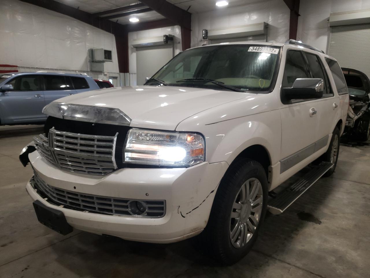 Photo 2 from auction – 2009 LINCOLN NAVIGATOR with VIN 5LMFU28519EJ01888