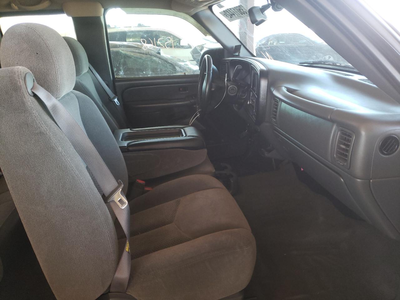 Photo 5 from auction – 2005 CHEVROLET SILVERADO with VIN 2GCEC19TX51154405