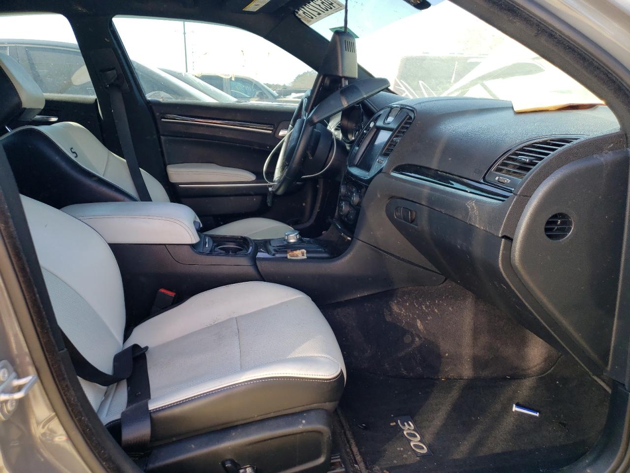 Photo 5 from auction – 2017 CHRYSLER 300 S with VIN 2C3CCABG6HH512278