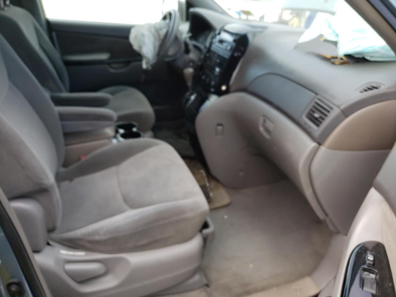Photo 5 from auction – 2004 TOYOTA SIENNA CE with VIN 5TDZA23C04S026073