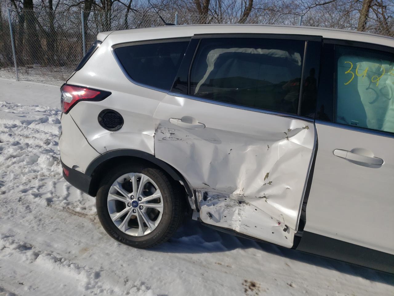 Photo 9 from auction – 2017 FORD ESCAPE SE with VIN 1FMCU0GD0HUD17769