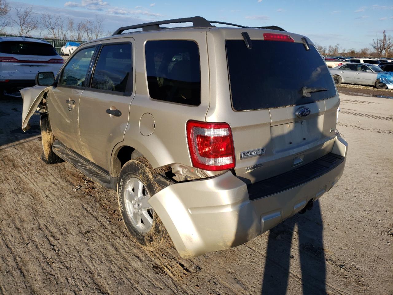 Photo 3 from auction – 2010 FORD ESCAPE XLT with VIN 1FMCU9DG0AKA61590