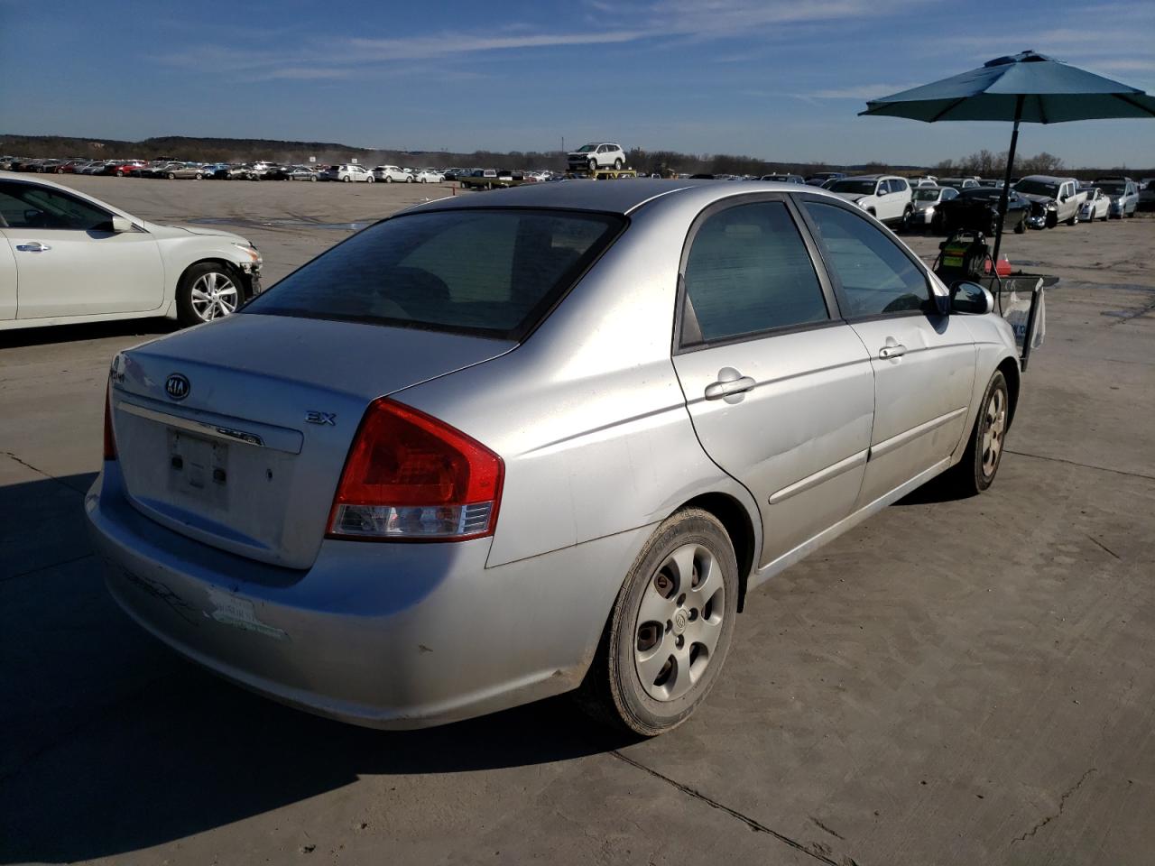 Zdjęcie 4 z aukcji – 2007 KIA SPECTRA EX z VIN KNAFE121775462492