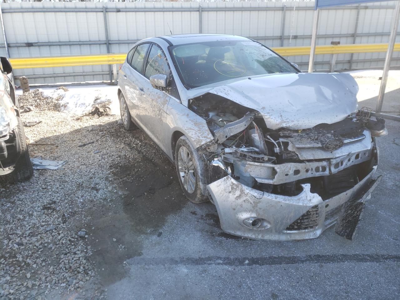 FORD FOCUS SEL 2012 with VIN 1FAHP3M23CL453937 - Photo from auction