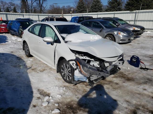 TOYOTA COROLLA LE 2022 with VIN JTDEAMDE4NJ037991 - Photo from auction