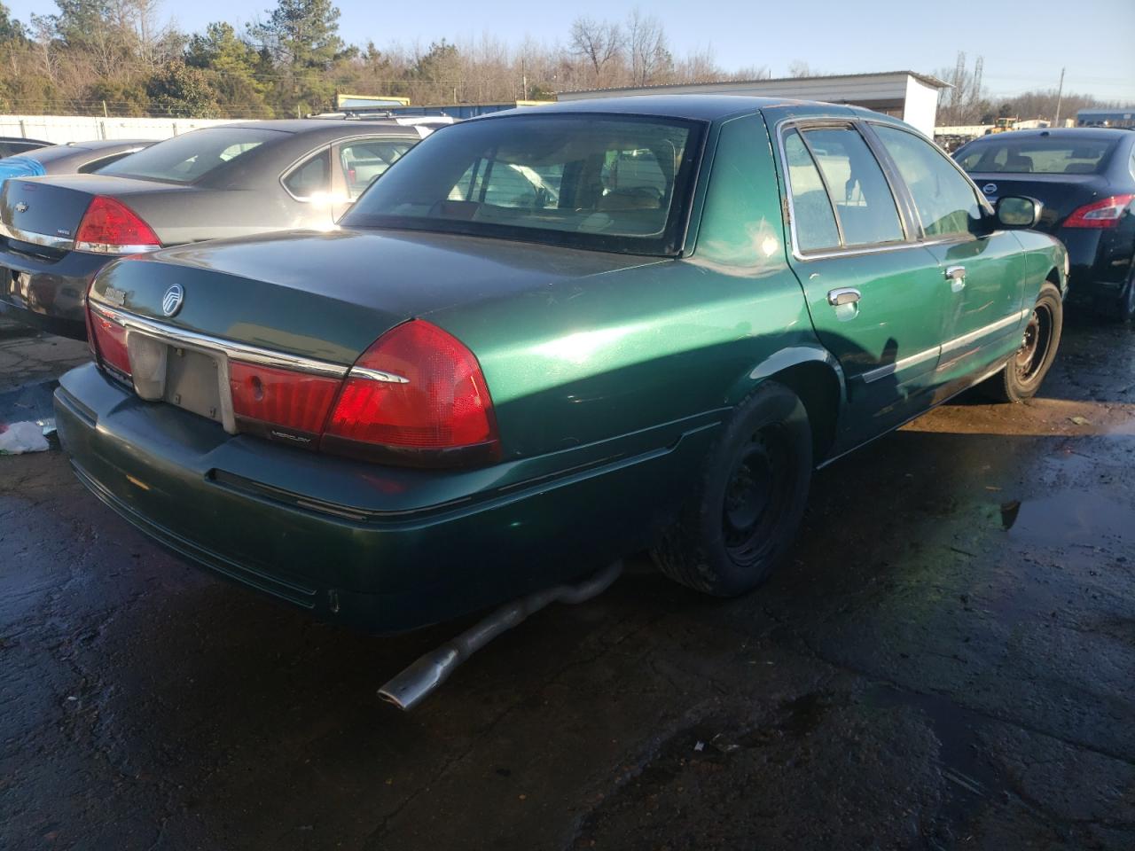 Photo 4 from auction – 2000 MERCURY GRAND MARQ with VIN 2MEFM74W9YX698674