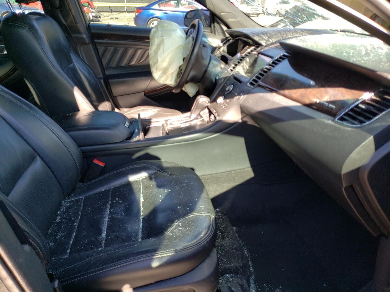 Photo 5 from auction – 2016 FORD TAURUS LIM with VIN 1FAHP2F89GG106414