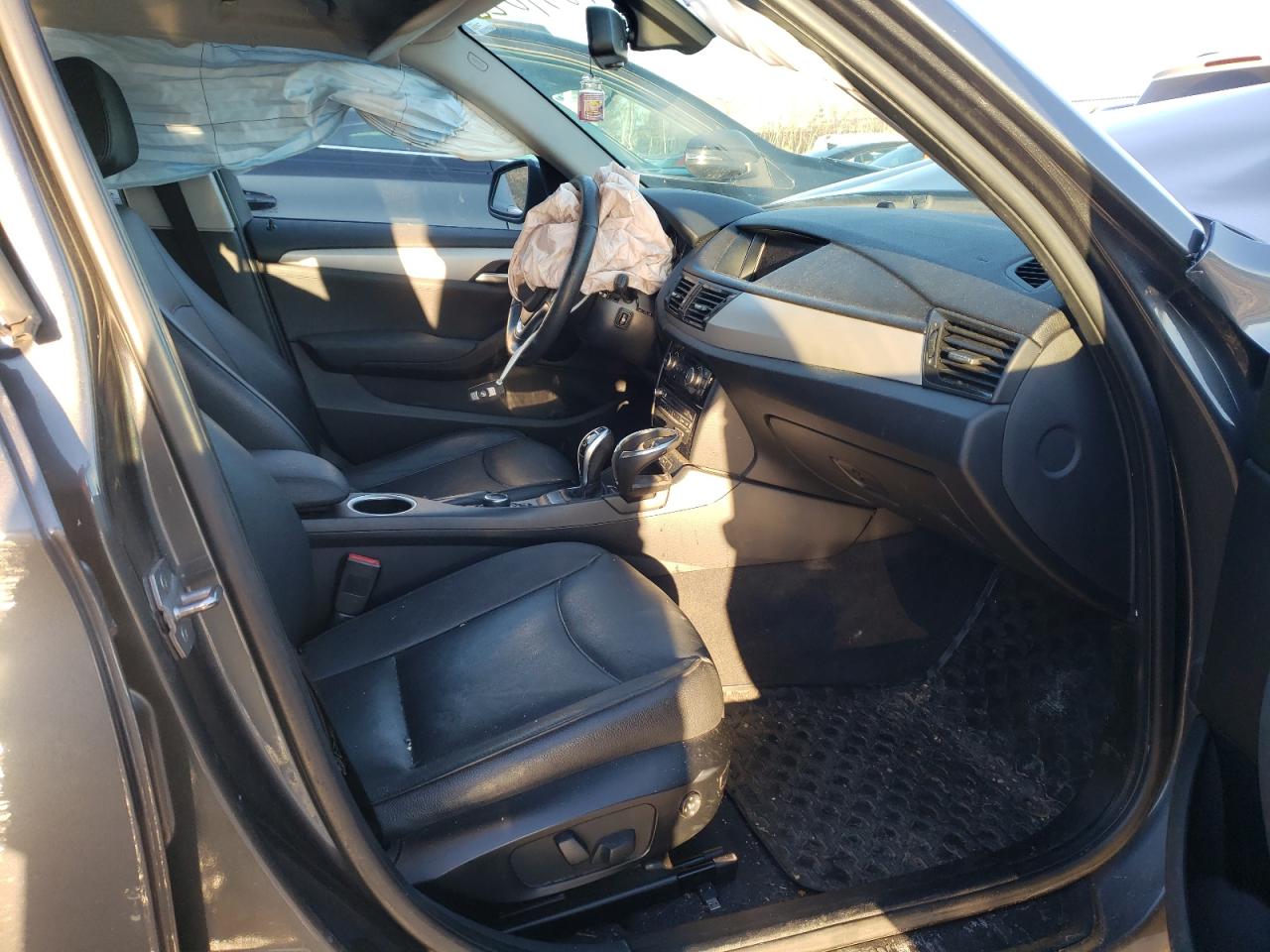 Photo 5 from auction – 2015 BMW X1 XDRIVE2 with VIN WBAVL1C5XFVY38880