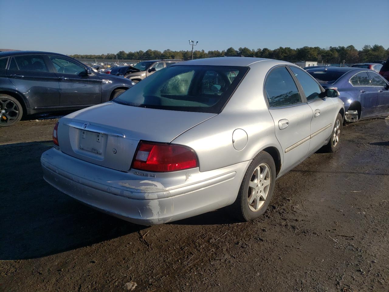 Photo 4 from auction – 2001 MERCURY SABLE LS with VIN 1MEFM53U61A611168