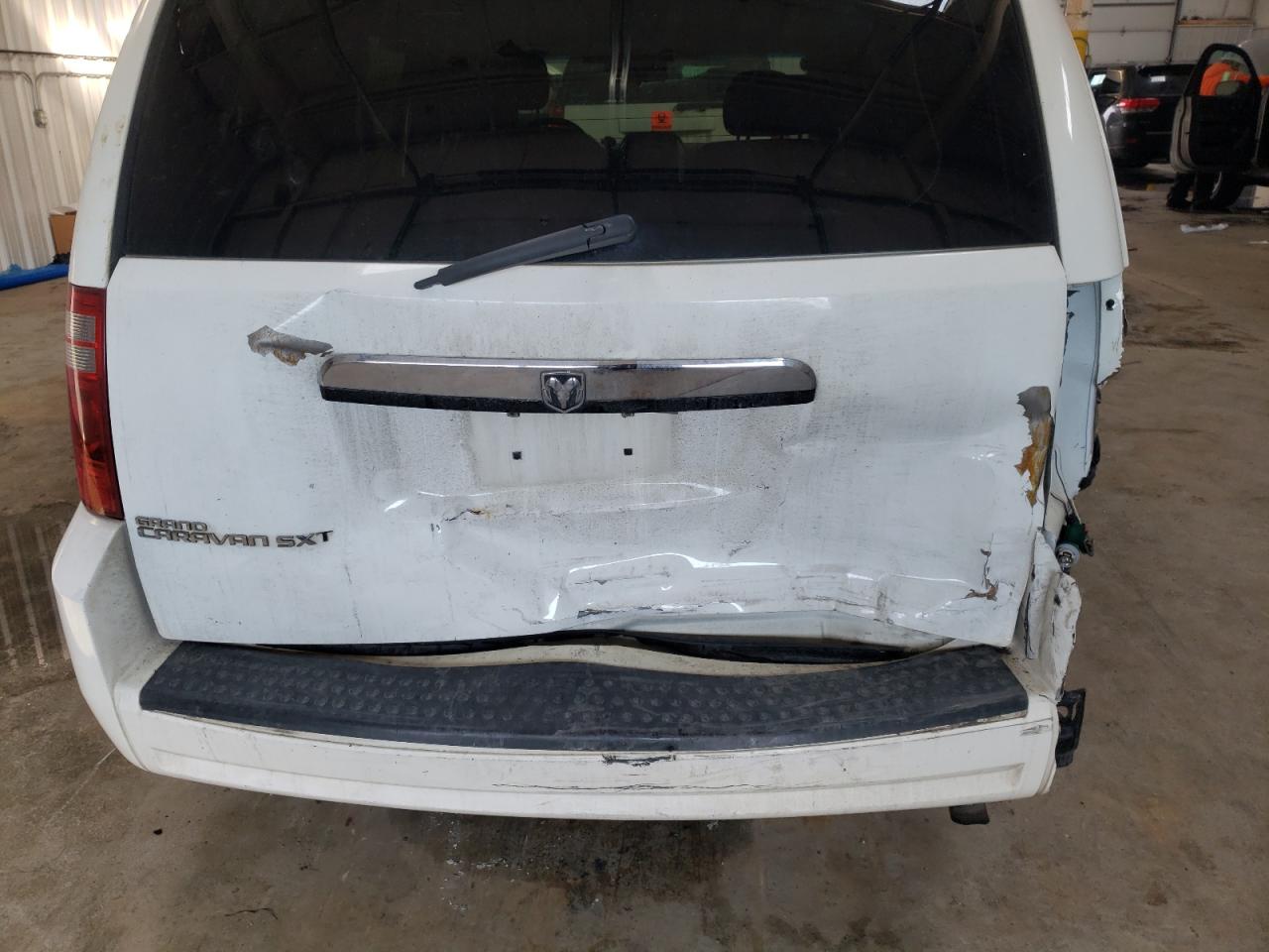 Photo 9 from auction – 2008 DODGE GRAND CARA with VIN 2D8HN54P08R120375