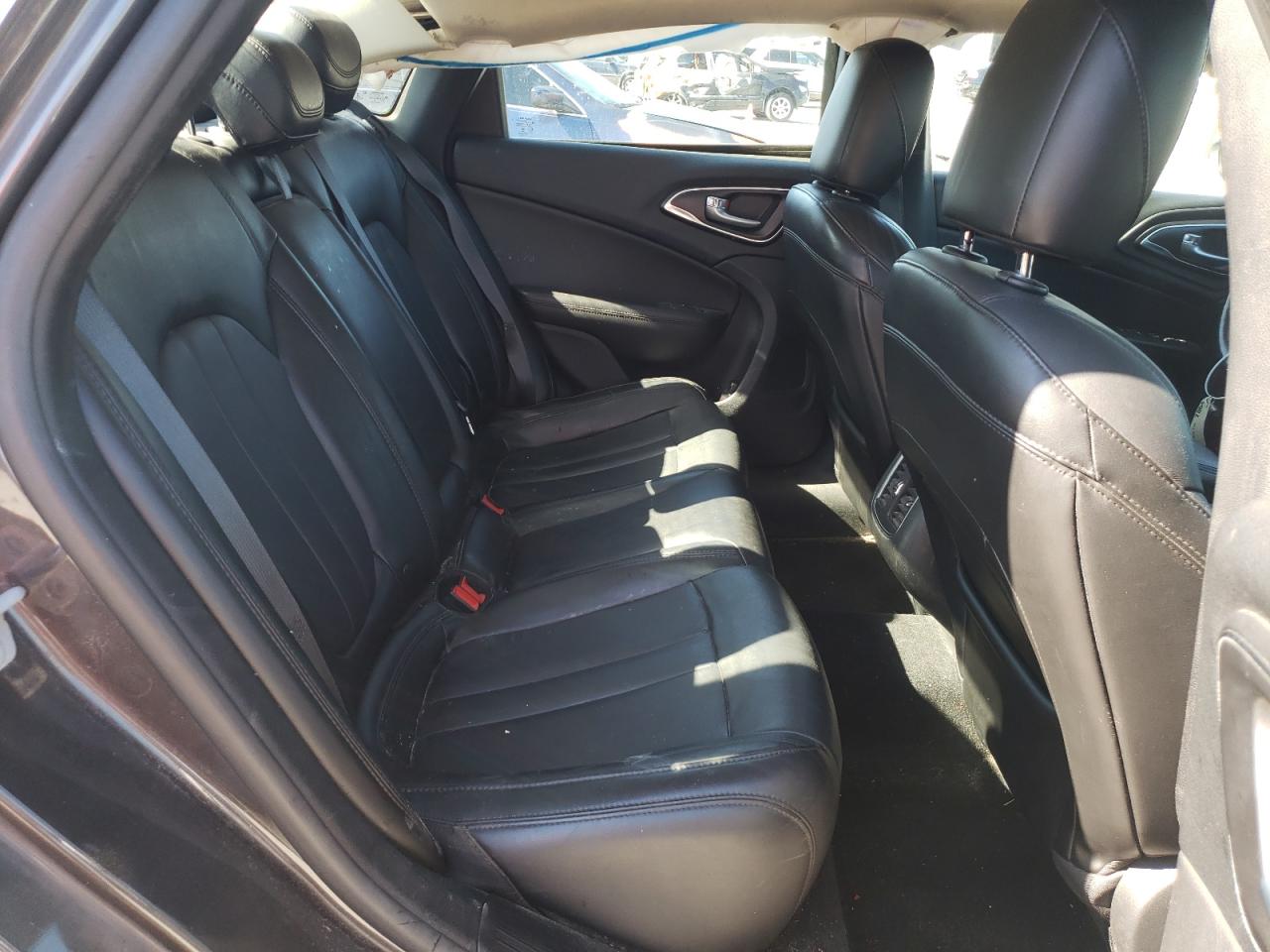 Photo 6 from auction – 2016 CHRYSLER 200 LIMITE with VIN 1C3CCCAG8GN195154