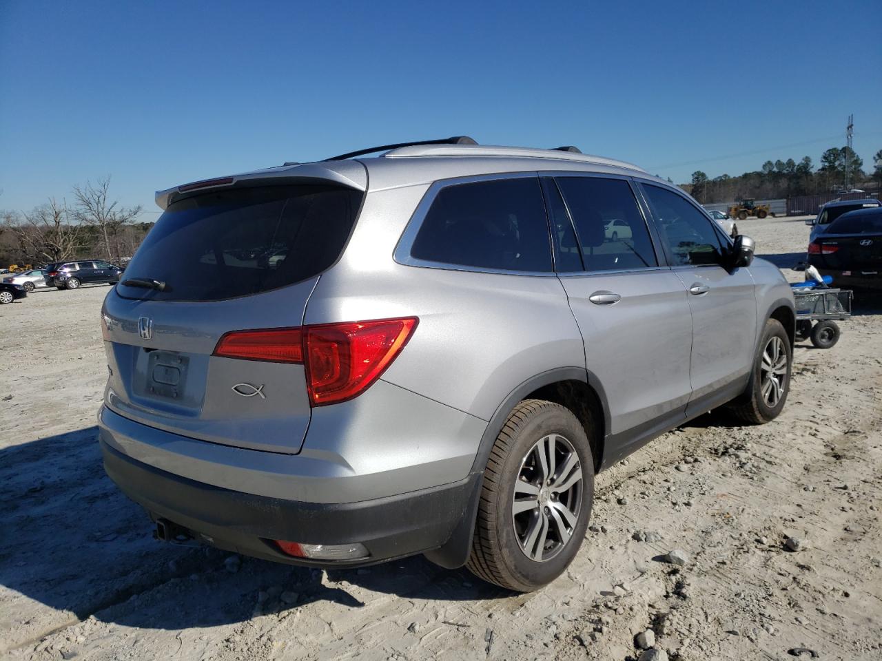 Photo 4 from auction – 2018 HONDA PILOT EX with VIN 5FNYF5H36JB012587