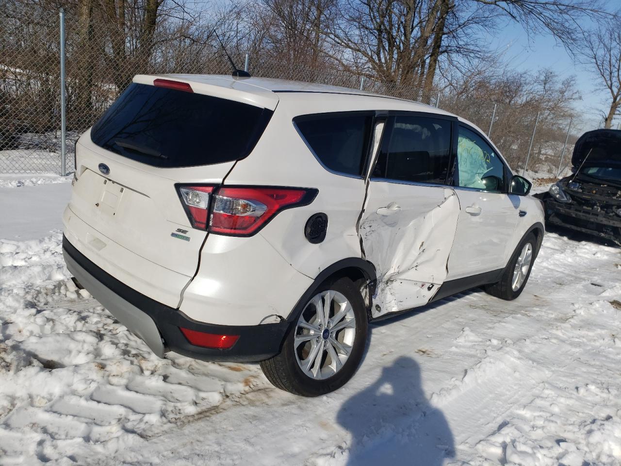 Photo 4 from auction – 2017 FORD ESCAPE SE with VIN 1FMCU0GD0HUD17769