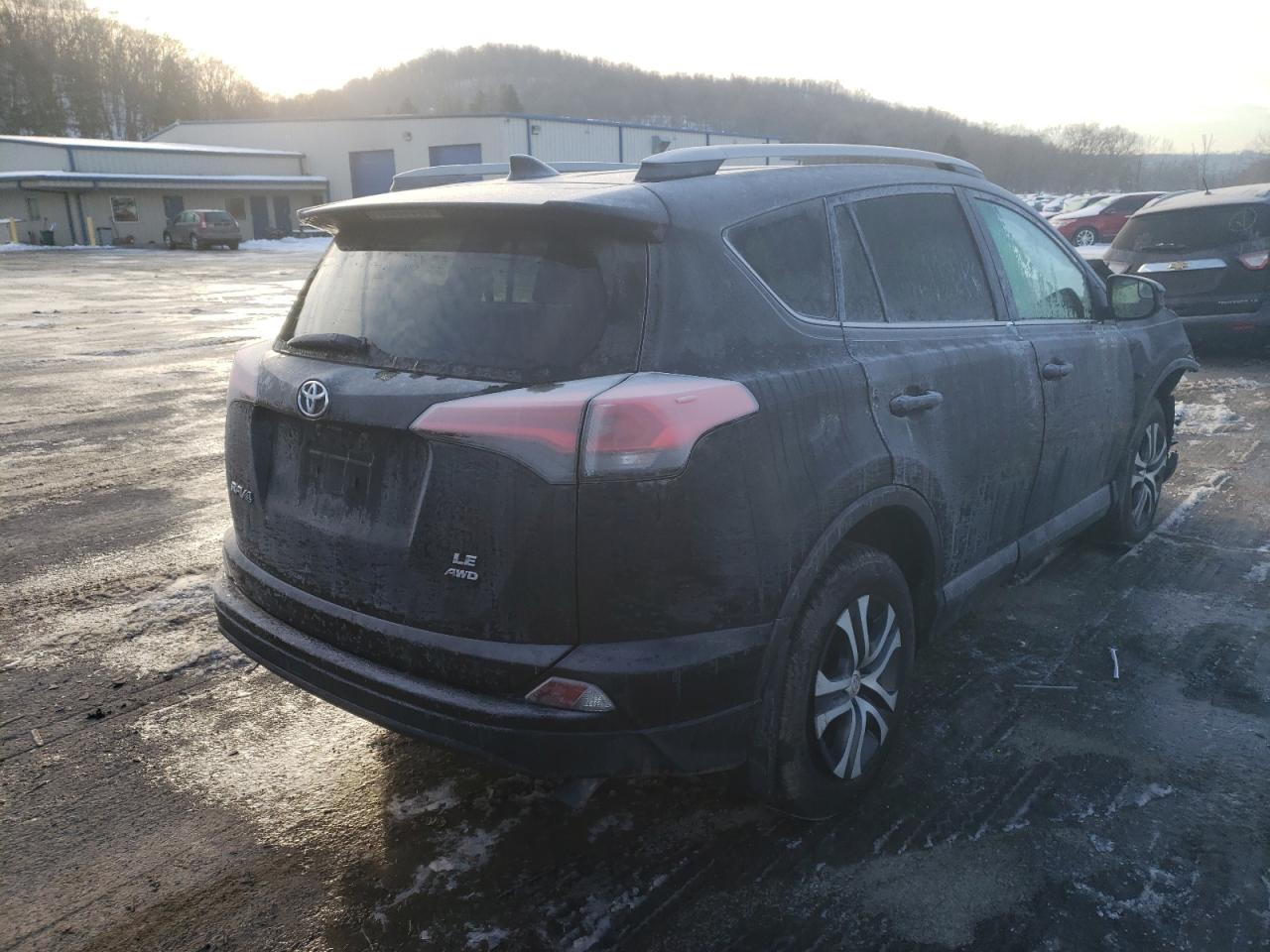 Photo 4 from auction – 2017 TOYOTA RAV4 LE with VIN 2T3BFREV6HW604367