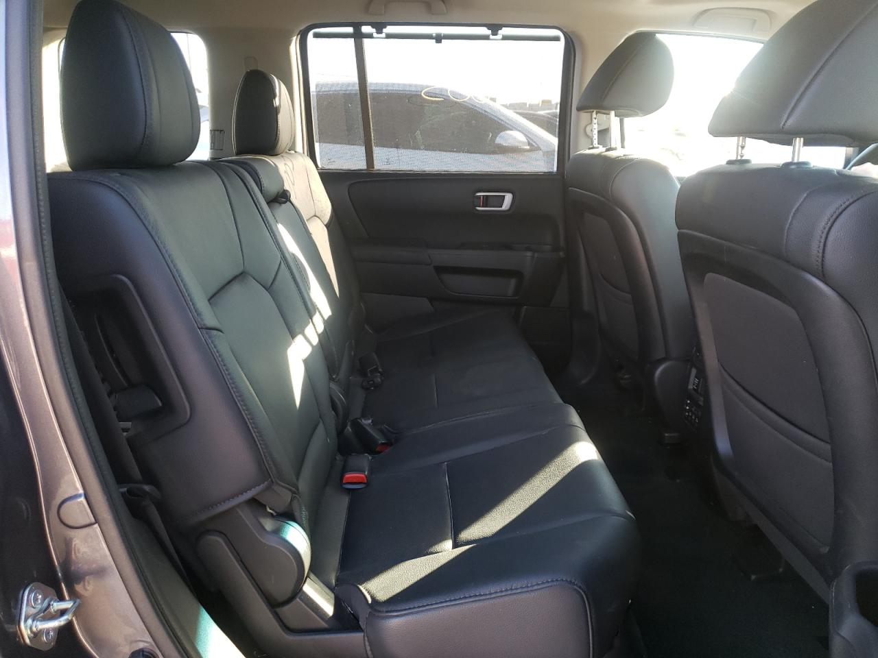 Photo 18 from auction – 2015 HONDA PILOT TOUR with VIN 5FNYF4H97FB502932