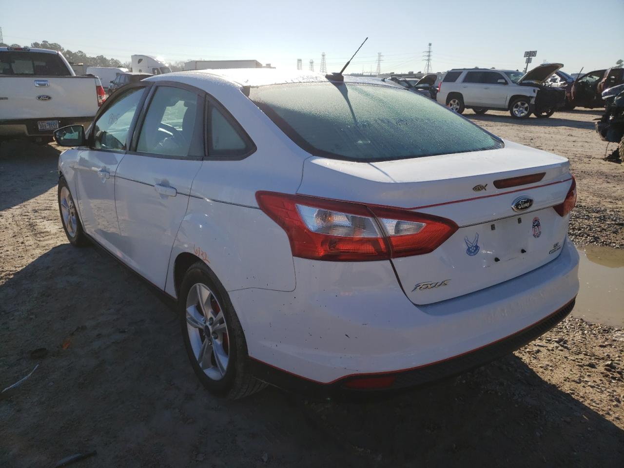 Photo 3 from auction – 2014 FORD FOCUS with VIN 1FADP3F27EL400835