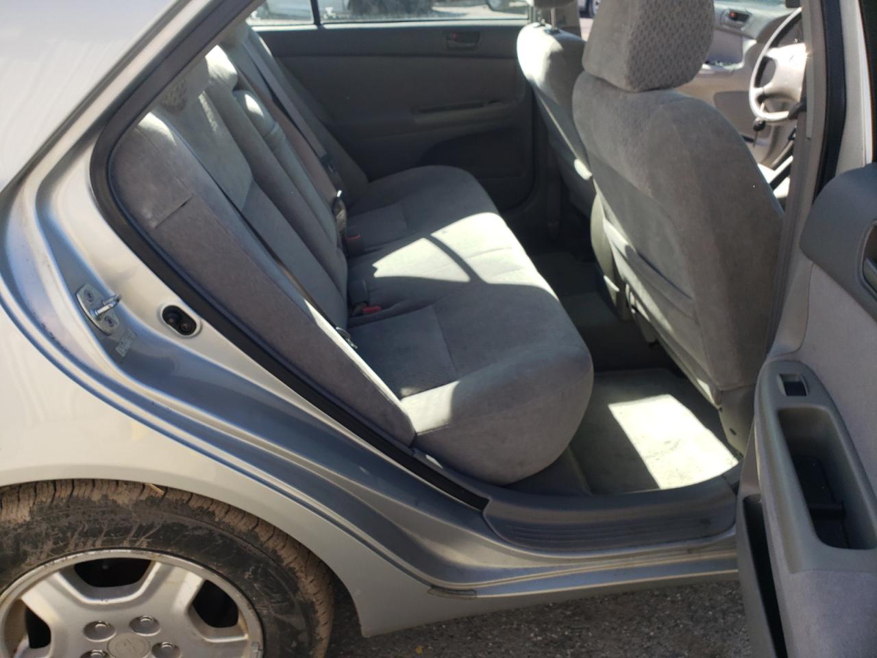 Photo 6 from auction – 2003 TOYOTA CAMRY LE with VIN 4T1BF30K13U542730