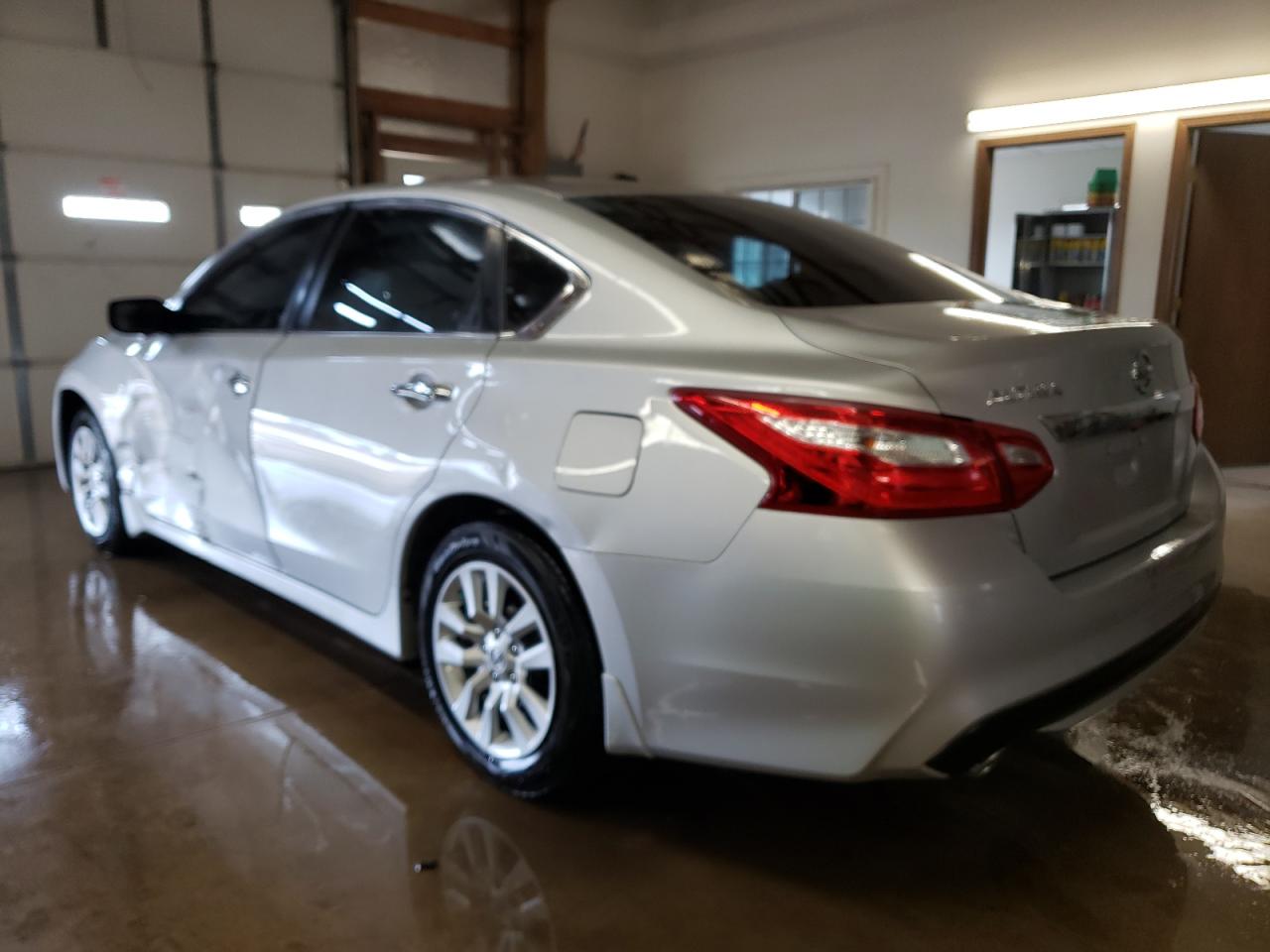 Photo 3 from auction – 2017 NISSAN ALTIMA 2.5 with VIN 1N4AL3AP1HC483815