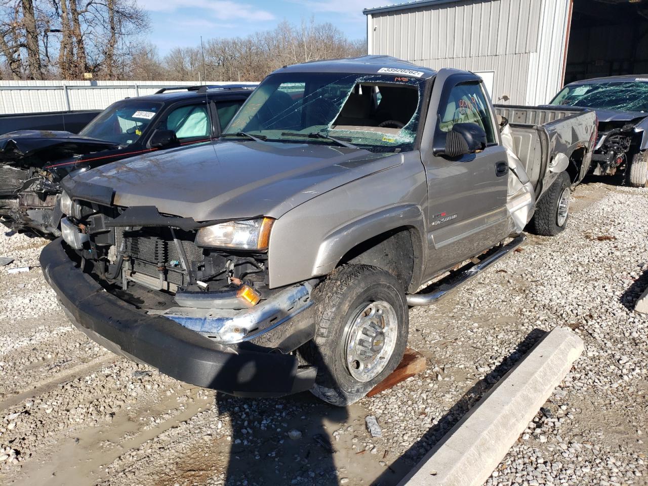 Фото 2 с аукциона – 2003 CHEVROLET SILVERADO с VIN 1GCHK23173F176199
