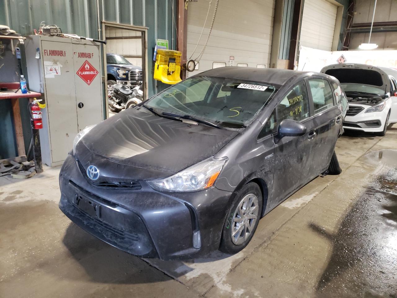 Photo 2 from auction – 2016 TOYOTA PRIUS V with VIN JTDZN3EU5GJ048040