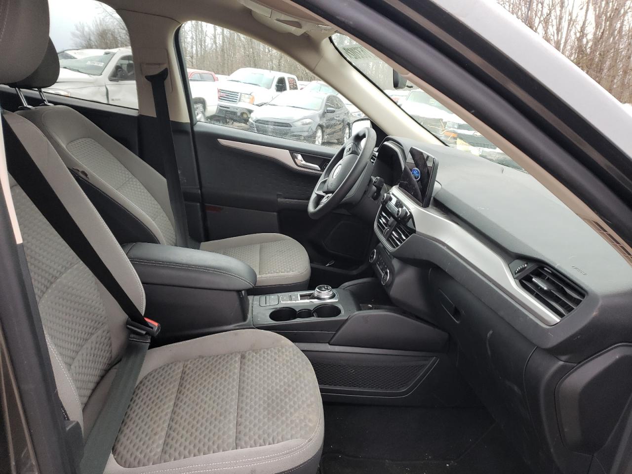 Photo 5 from auction – 2020 FORD ESCAPE SE with VIN 1FMCU0G60LUA12802