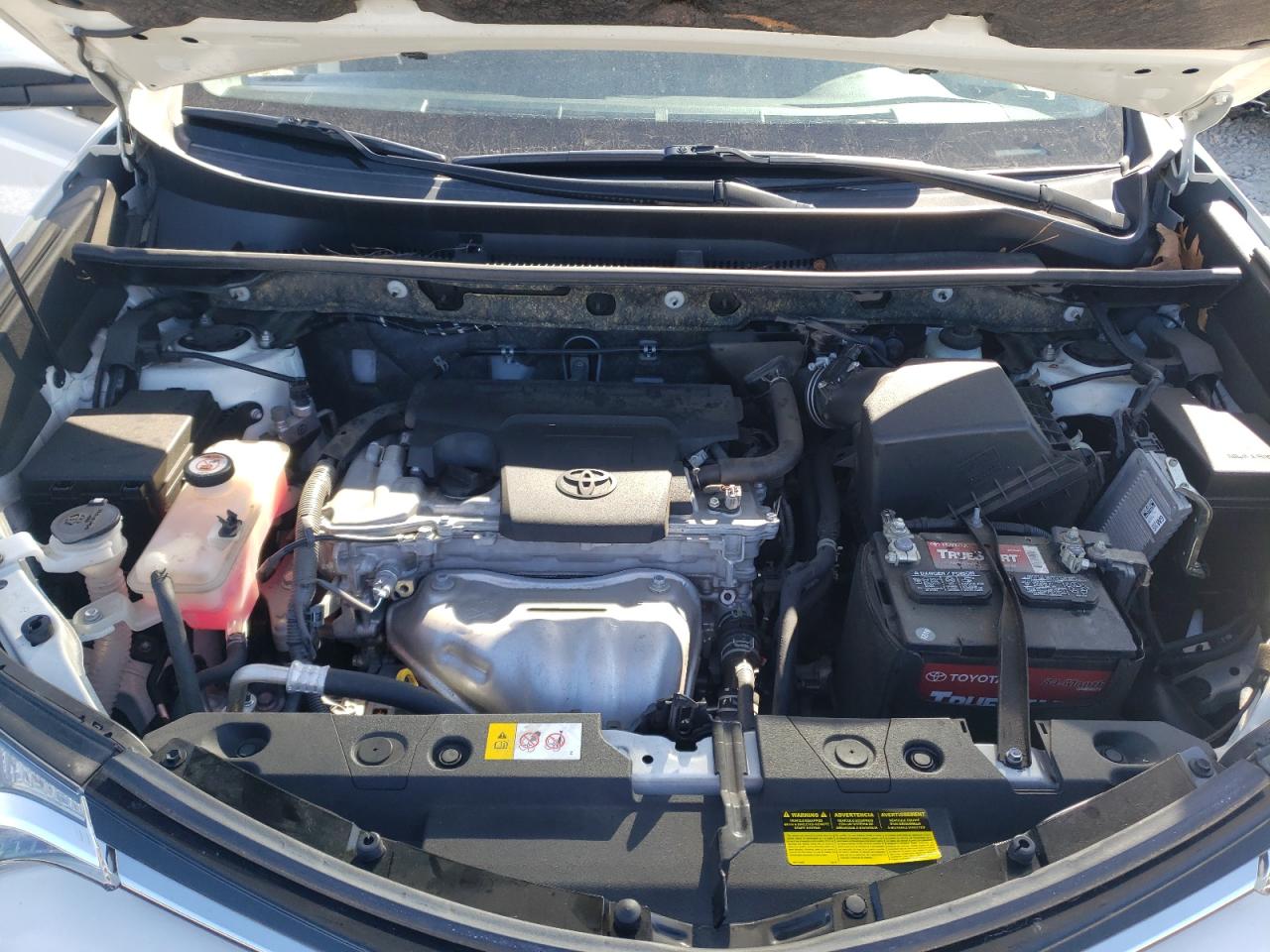Photo 7 from auction – 2017 TOYOTA RAV4 XLE with VIN JTMWFREV4HJ145078