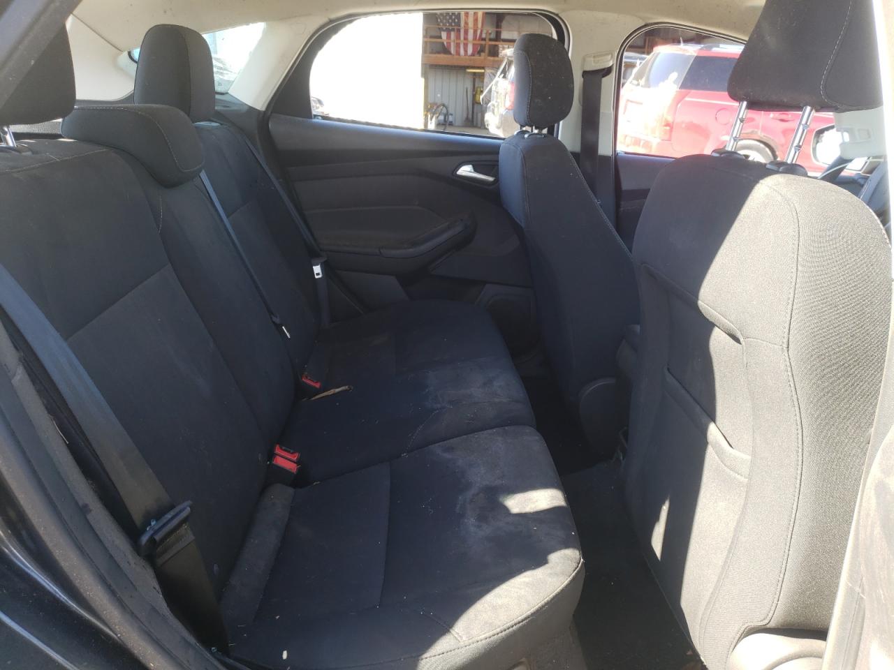 Photo 6 from auction – 2018 FORD FOCUS SE with VIN 1FADP3K24JL262526