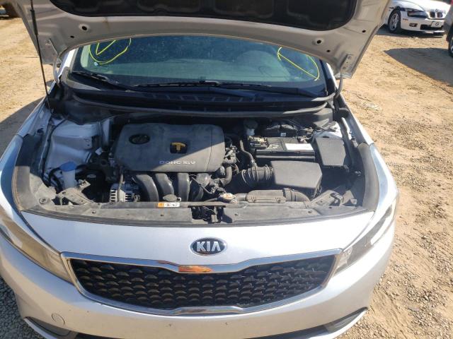 Photo 7 from auction – 2017 KIA FORTE LX with VIN 3KPFK4A7XHE119474