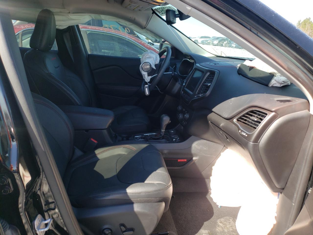 Photo 5 from auction – 2019 JEEP CHEROKEE T with VIN 1C4PJMBX1KD485550