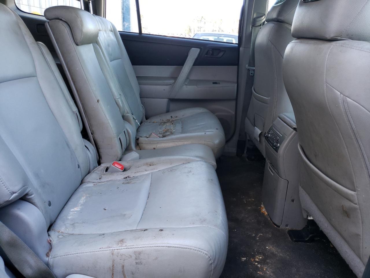 Photo 6 from auction – 2013 TOYOTA HIGHLANDER with VIN 5TDZA3EH4DS031677