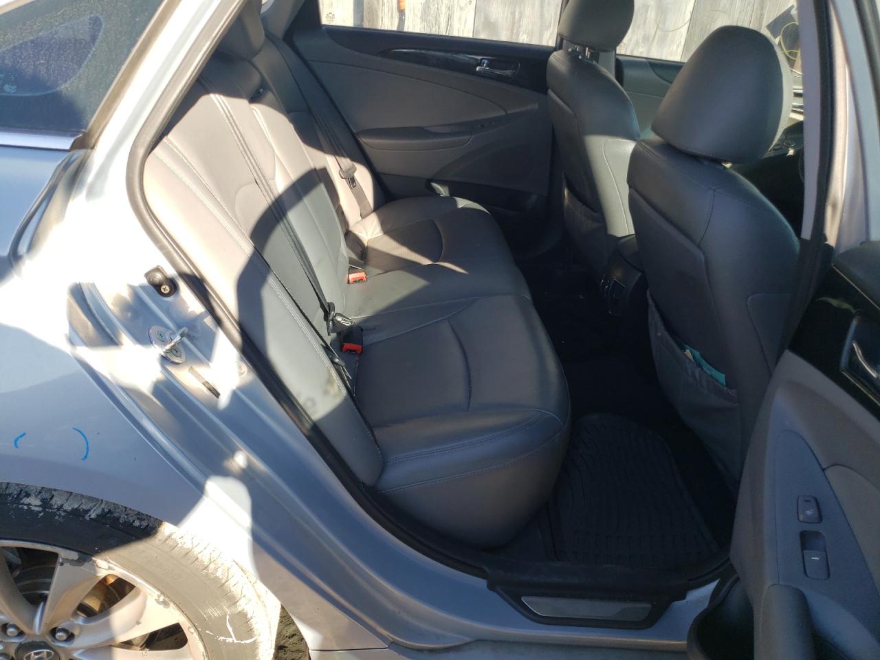 Photo 6 from auction – 2011 HYUNDAI SONATA SE with VIN 5NPEC4AB2BH176607