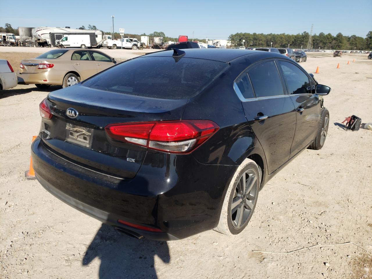 Photo 4 from auction – 2018 KIA FORTE EX with VIN 3KPFL4A82JE192186