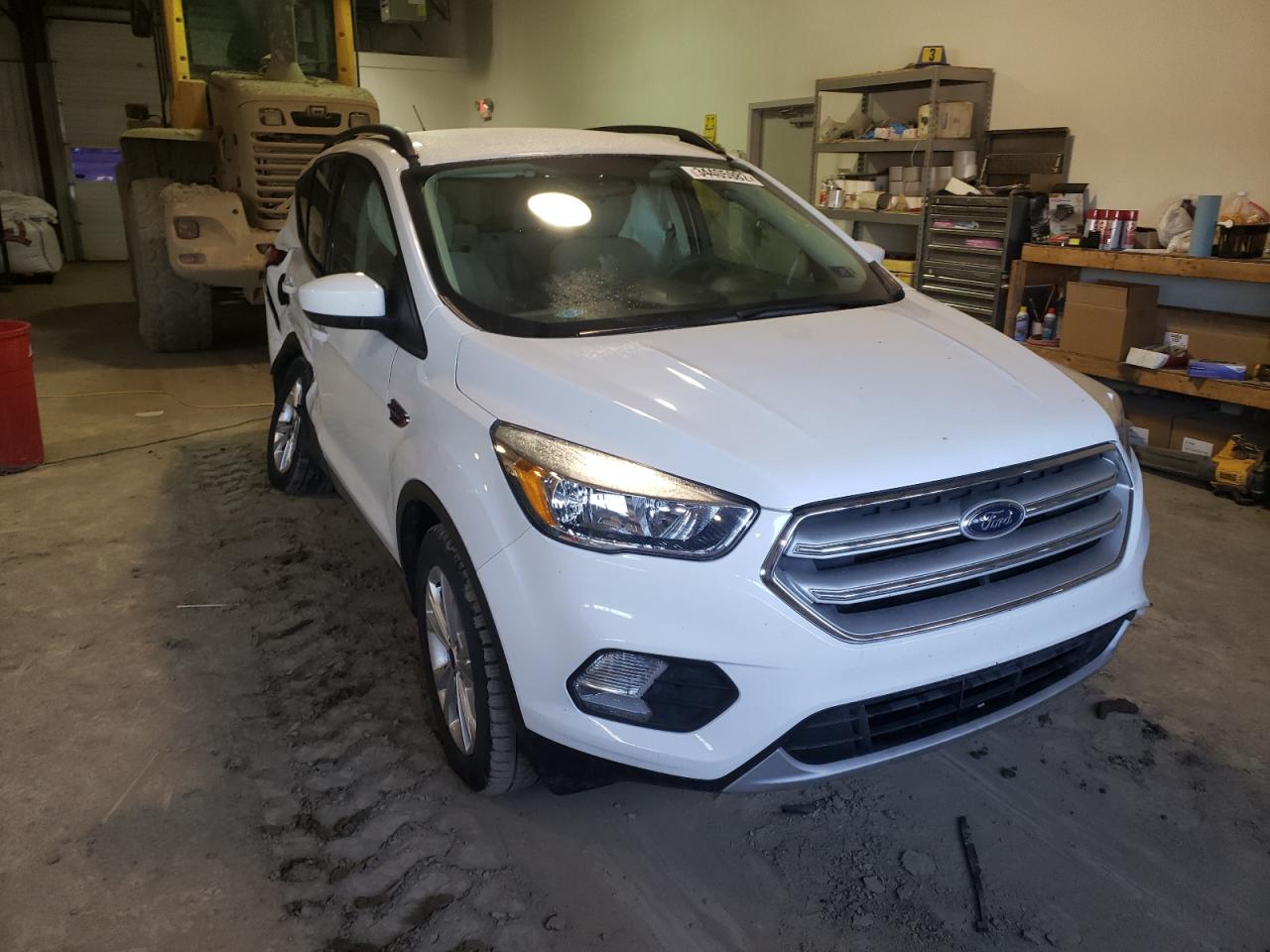 FORD ESCAPE SE 2018 with VIN 1FMCU9GD2JUB66654 - Photo from auction