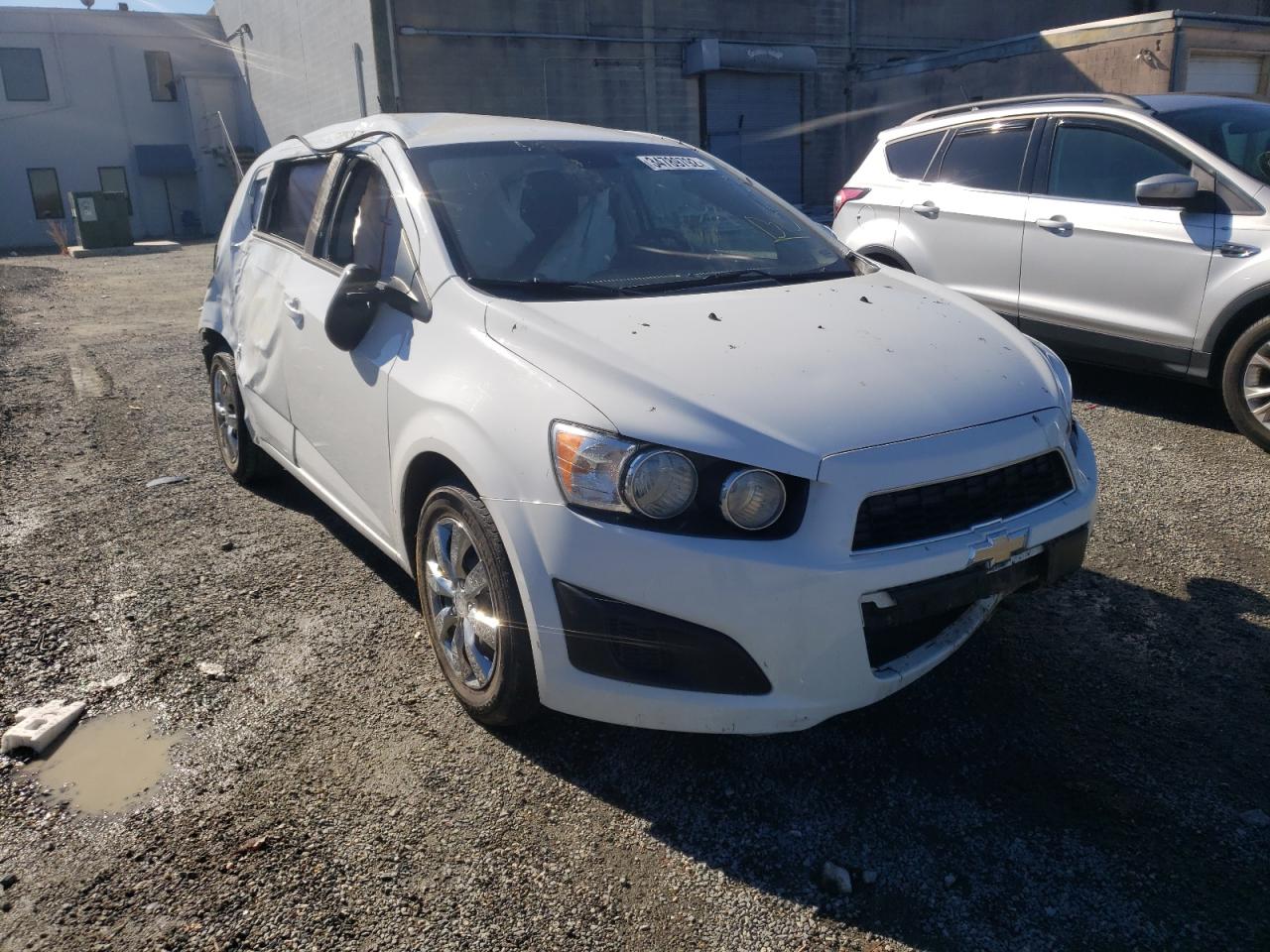 CHEVROLET SONIC LS 2016 with VIN 1G1JA6SH2G4174056 - Photo from auction