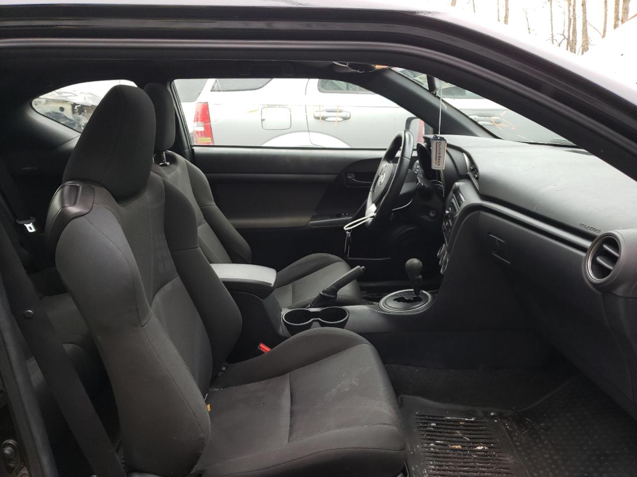 Photo 5 from auction – 2012 TOYOTA SCION TC with VIN JTKJF5C76C3038157