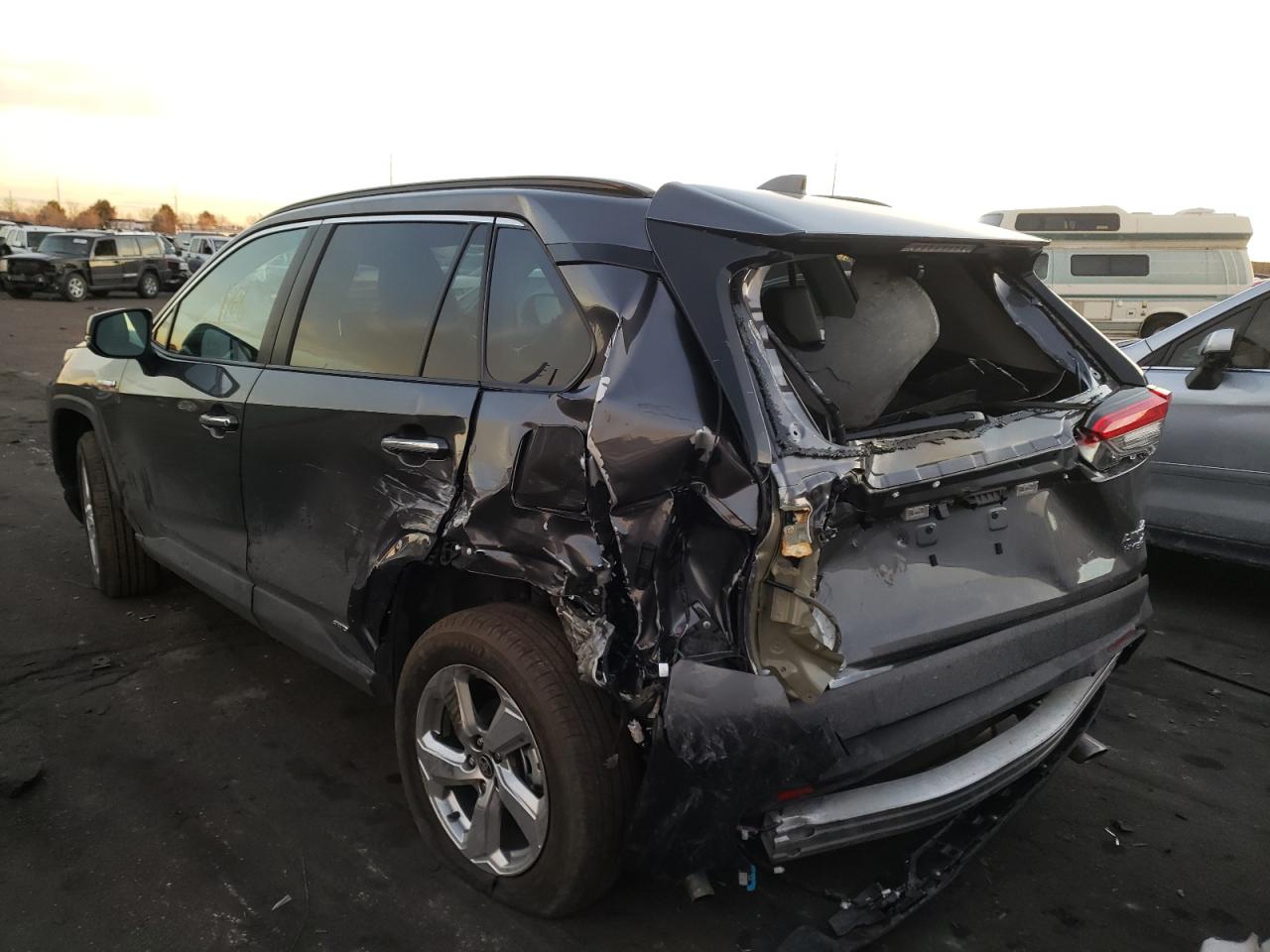 Photo 3 from auction – 2021 TOYOTA RAV4 LIMIT with VIN 4T3D6RFV2MU059964