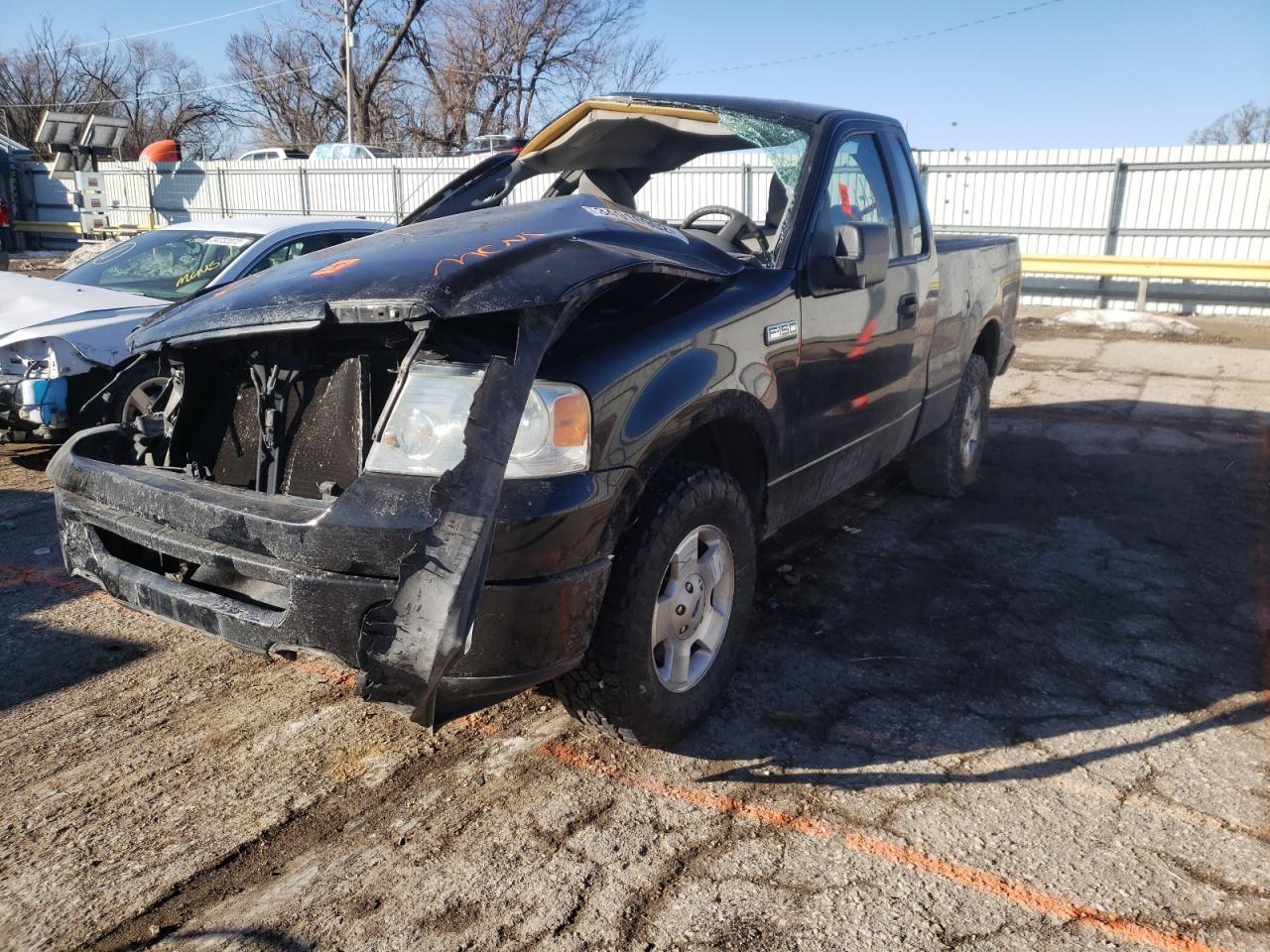 Photo 2 from auction – 2006 FORD F150 with VIN 1FTRF122X6NB47433