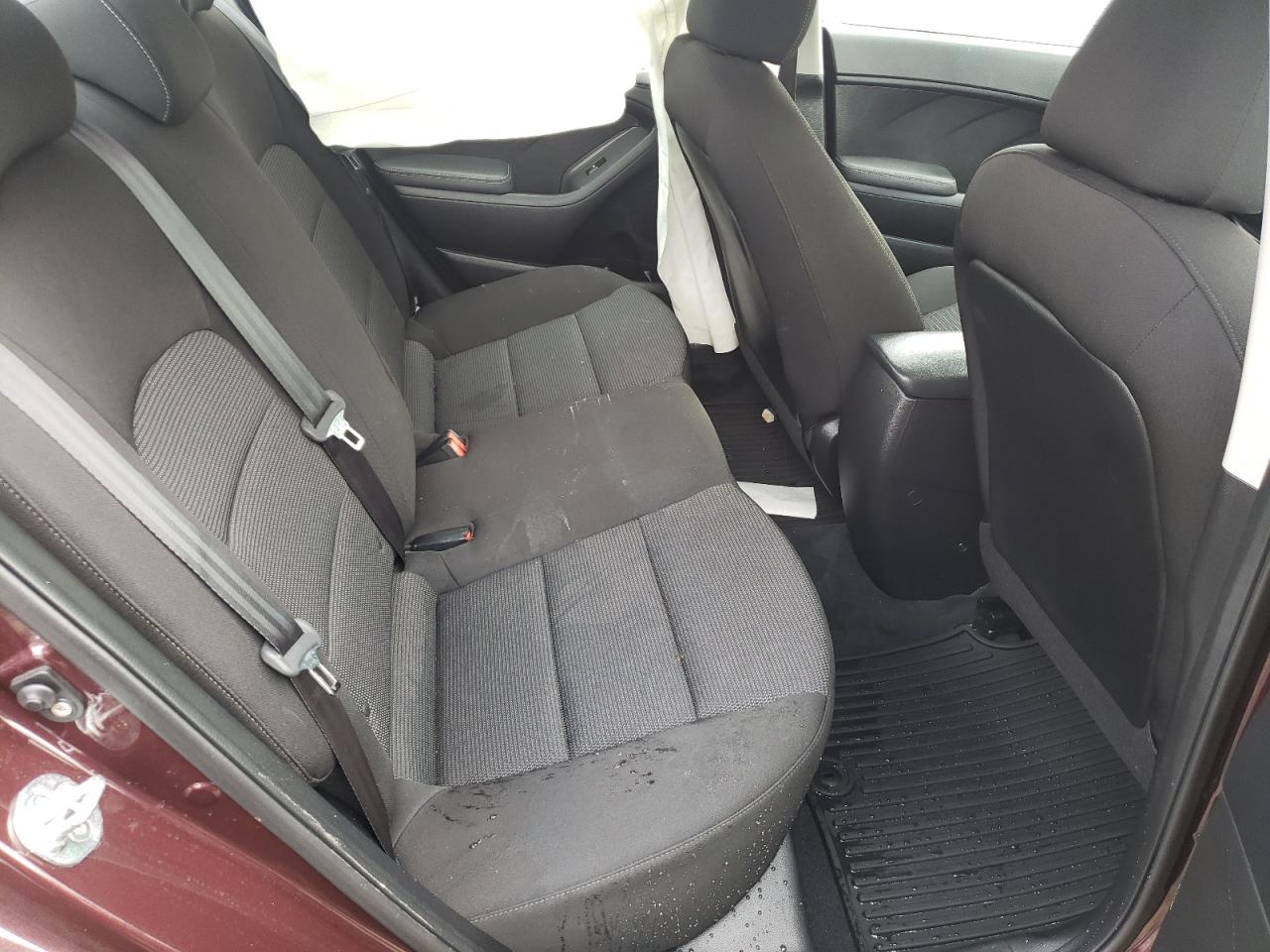 Photo 6 from auction – 2018 KIA FORTE LX with VIN 3KPFK4A76JE164014