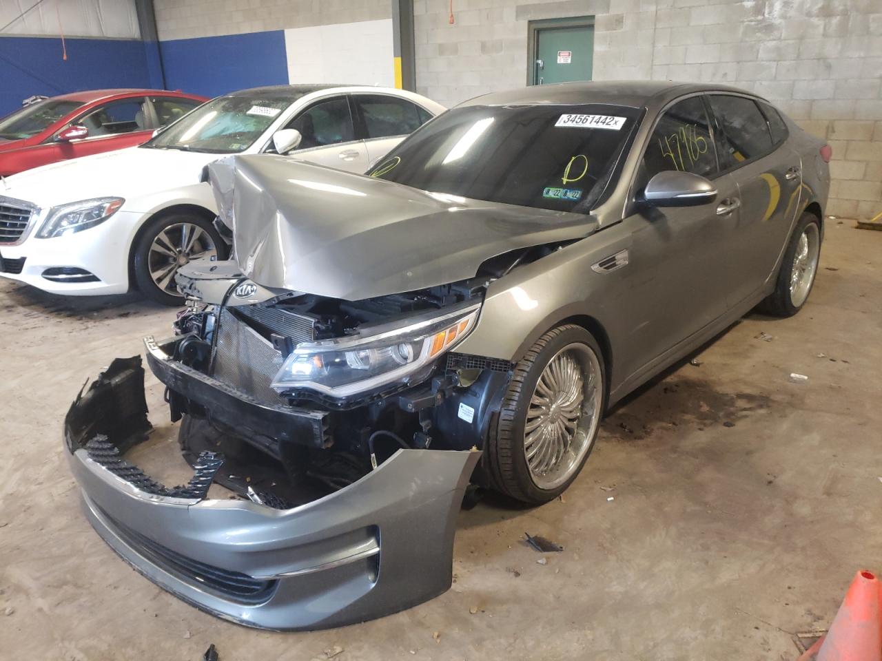 Photo 2 from auction – 2016 KIA OPTIMA EX with VIN 5XXGU4L30GG089724