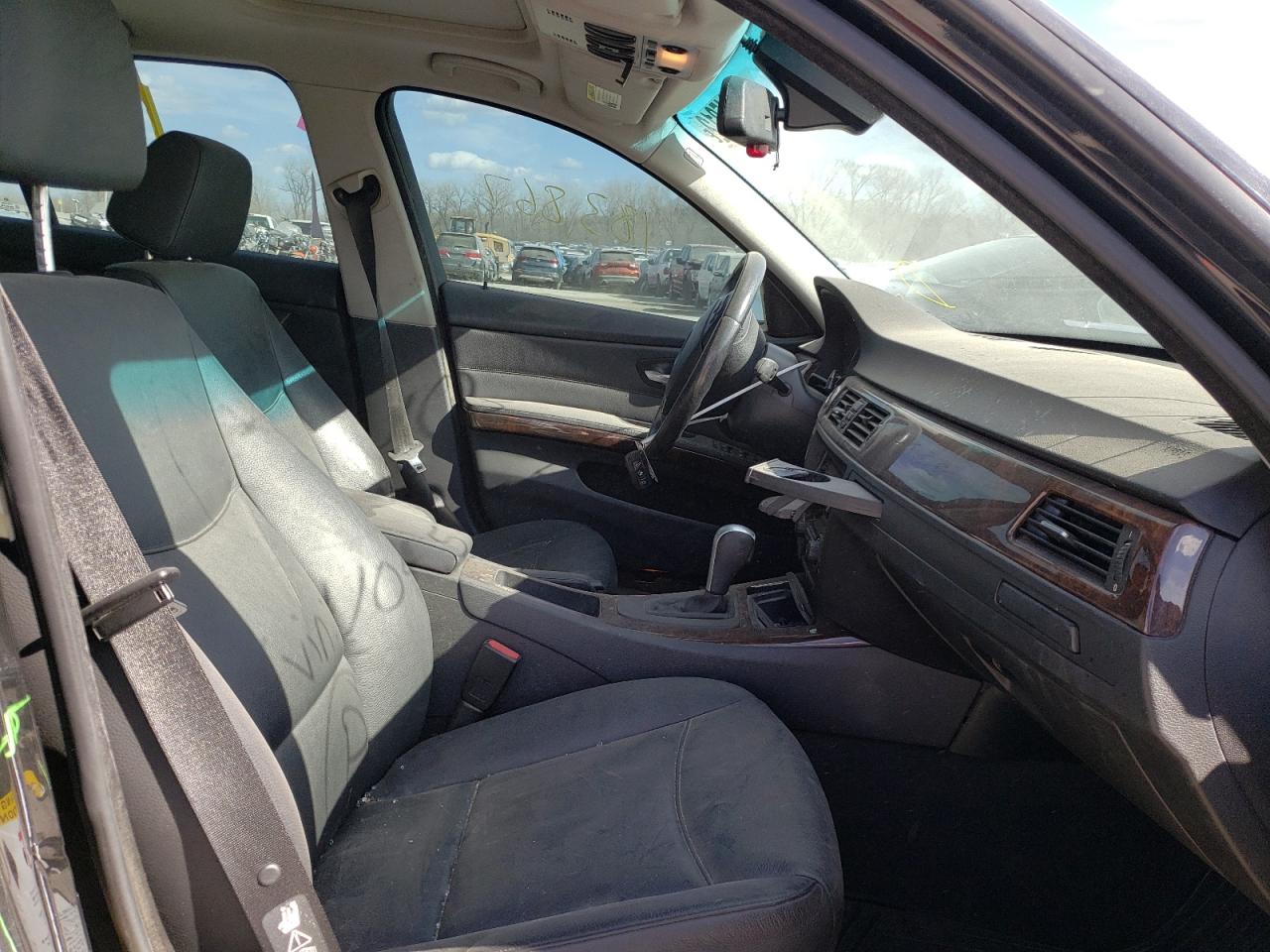 Photo 5 from auction – 2006 BMW 325 XI with VIN WBAVD13546KV04536