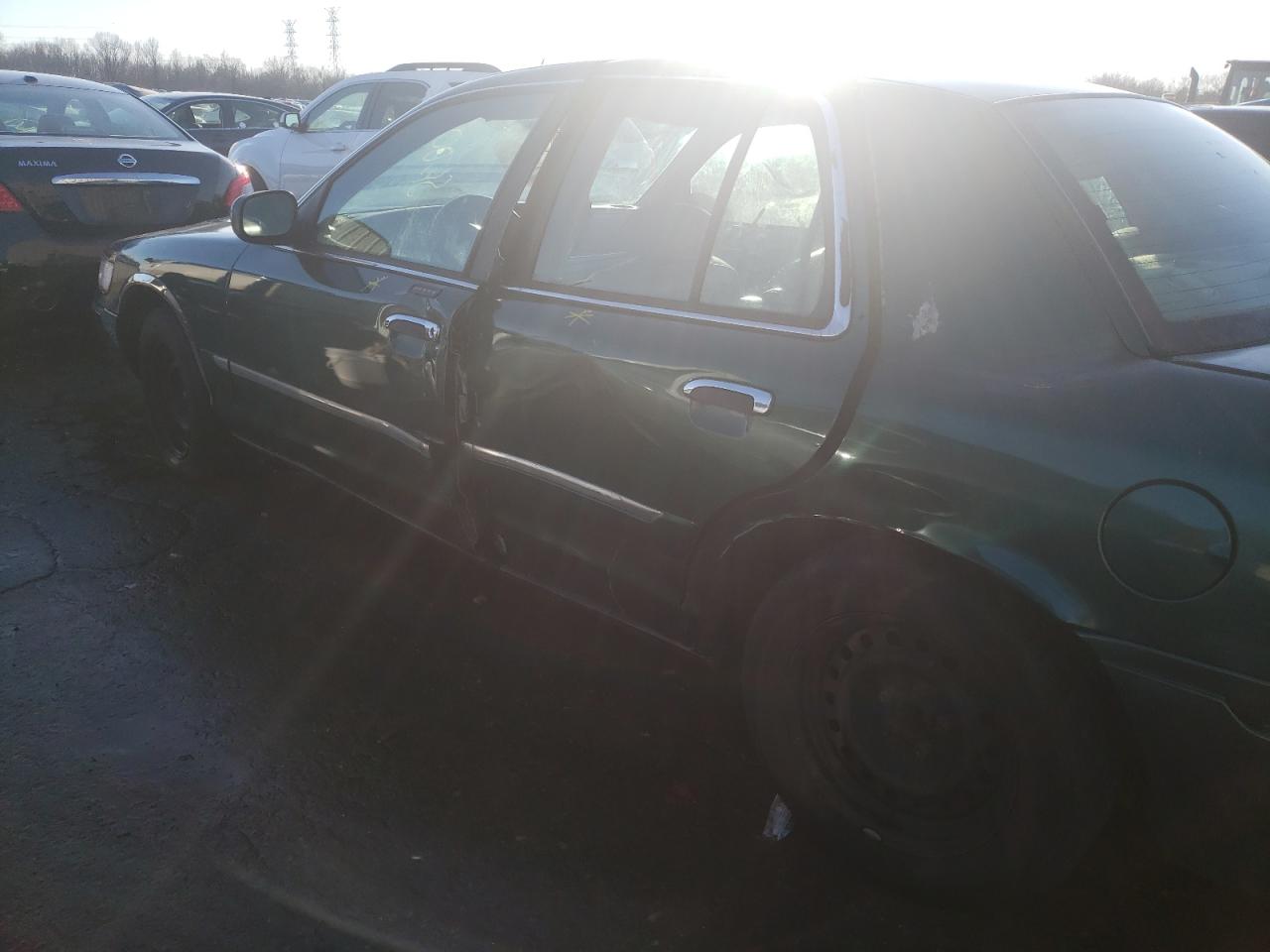 Photo 9 from auction – 2000 MERCURY GRAND MARQ with VIN 2MEFM74W9YX698674
