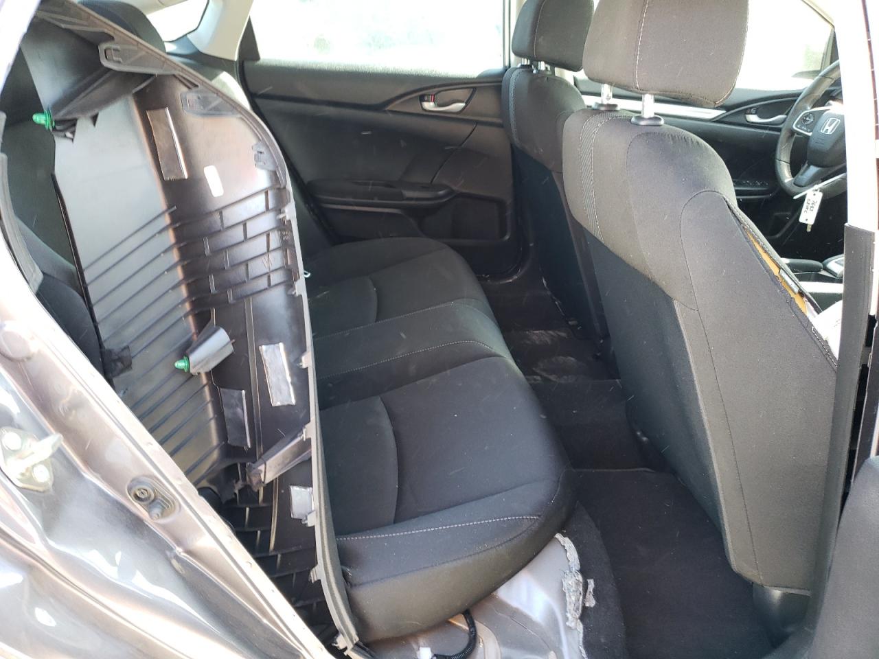 Photo 4 from auction – 2017 HONDA CIVIC LX with VIN 19XFC2F52HE008975