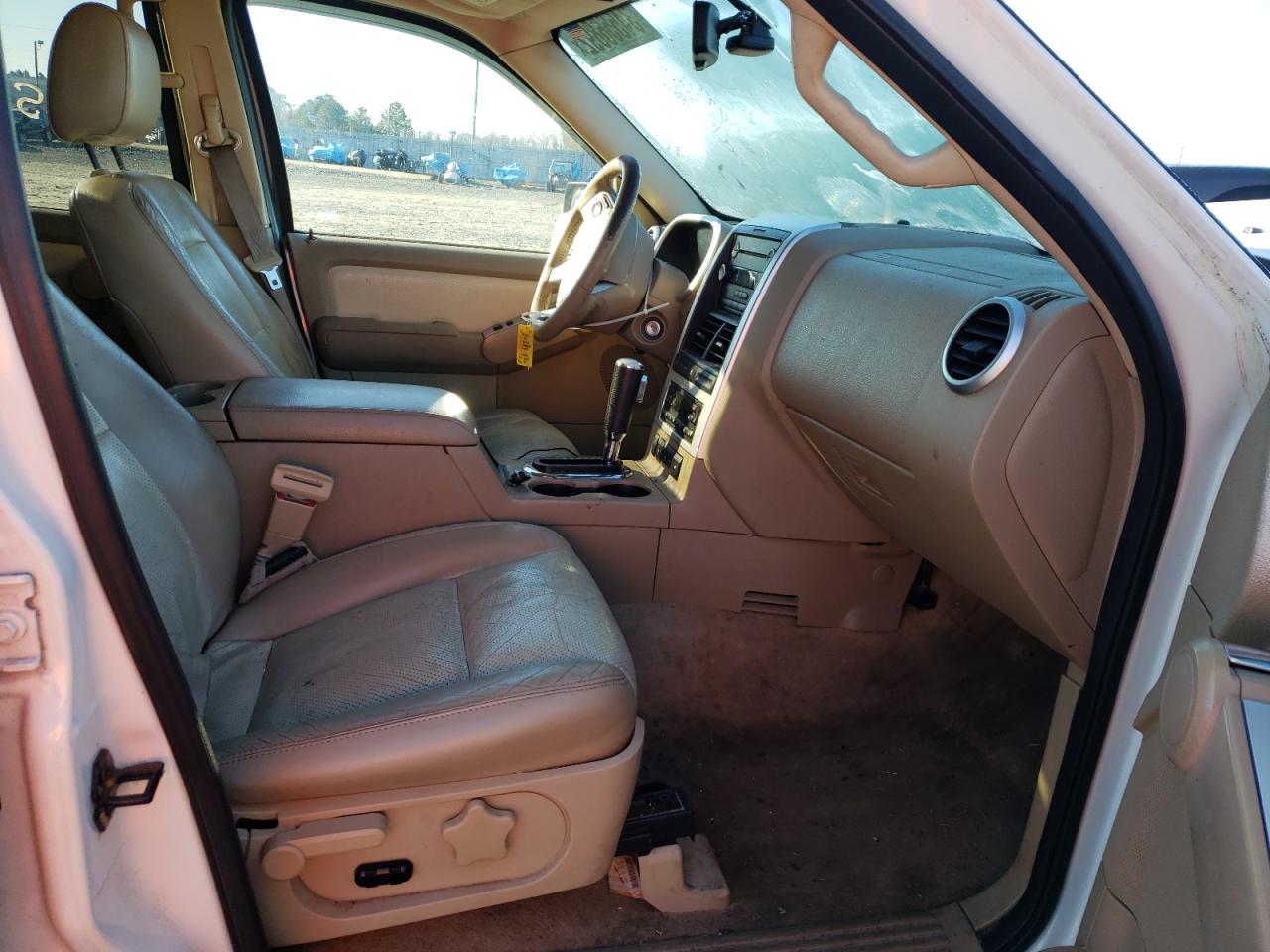 Photo 5 from auction – 2008 MERCURY MOUNTAINEE with VIN 4M2EU38818UJ09474