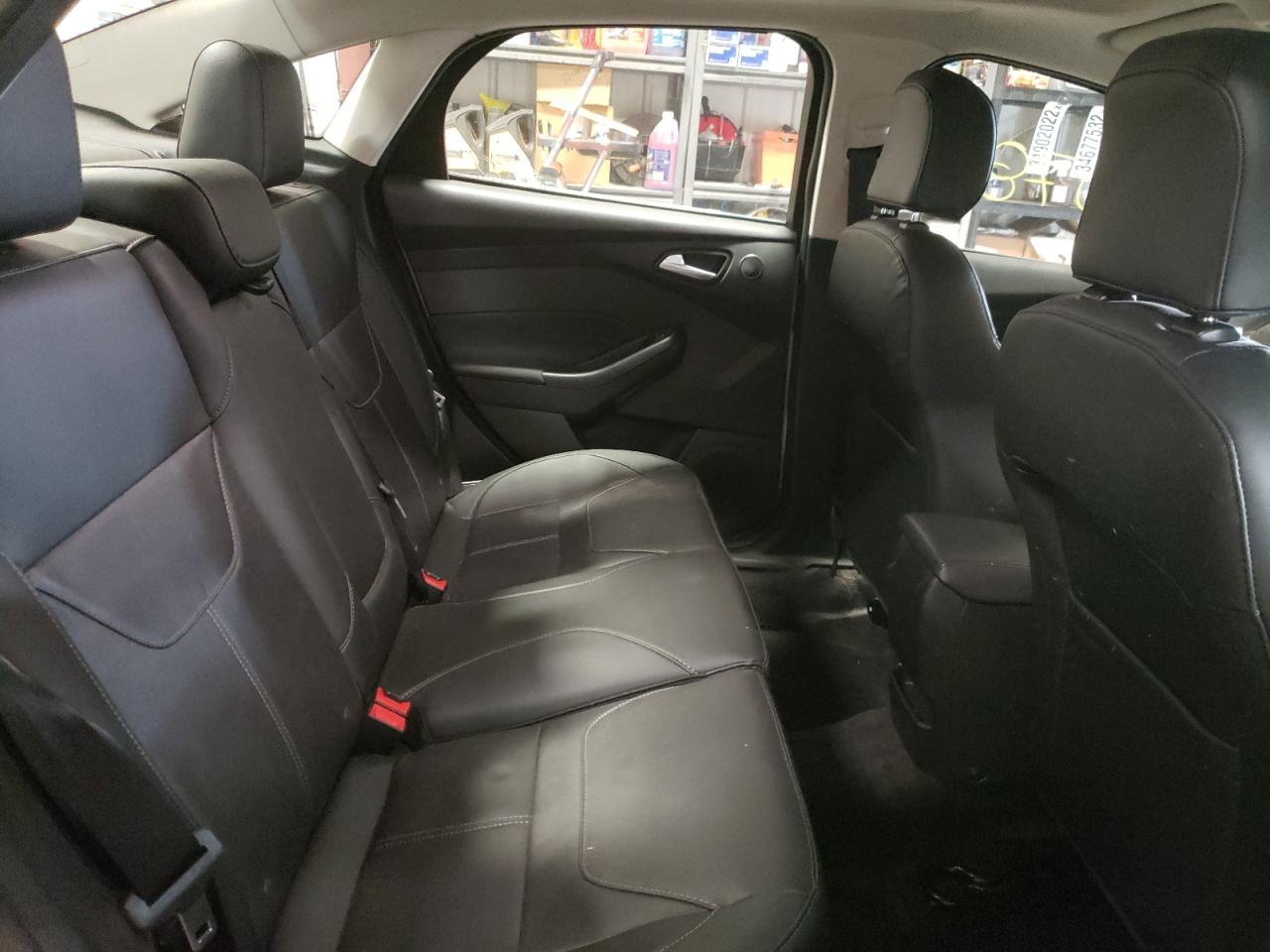 Photo 6 from auction – 2018 FORD FOCUS TITA with VIN 1FADP3J27JL246760
