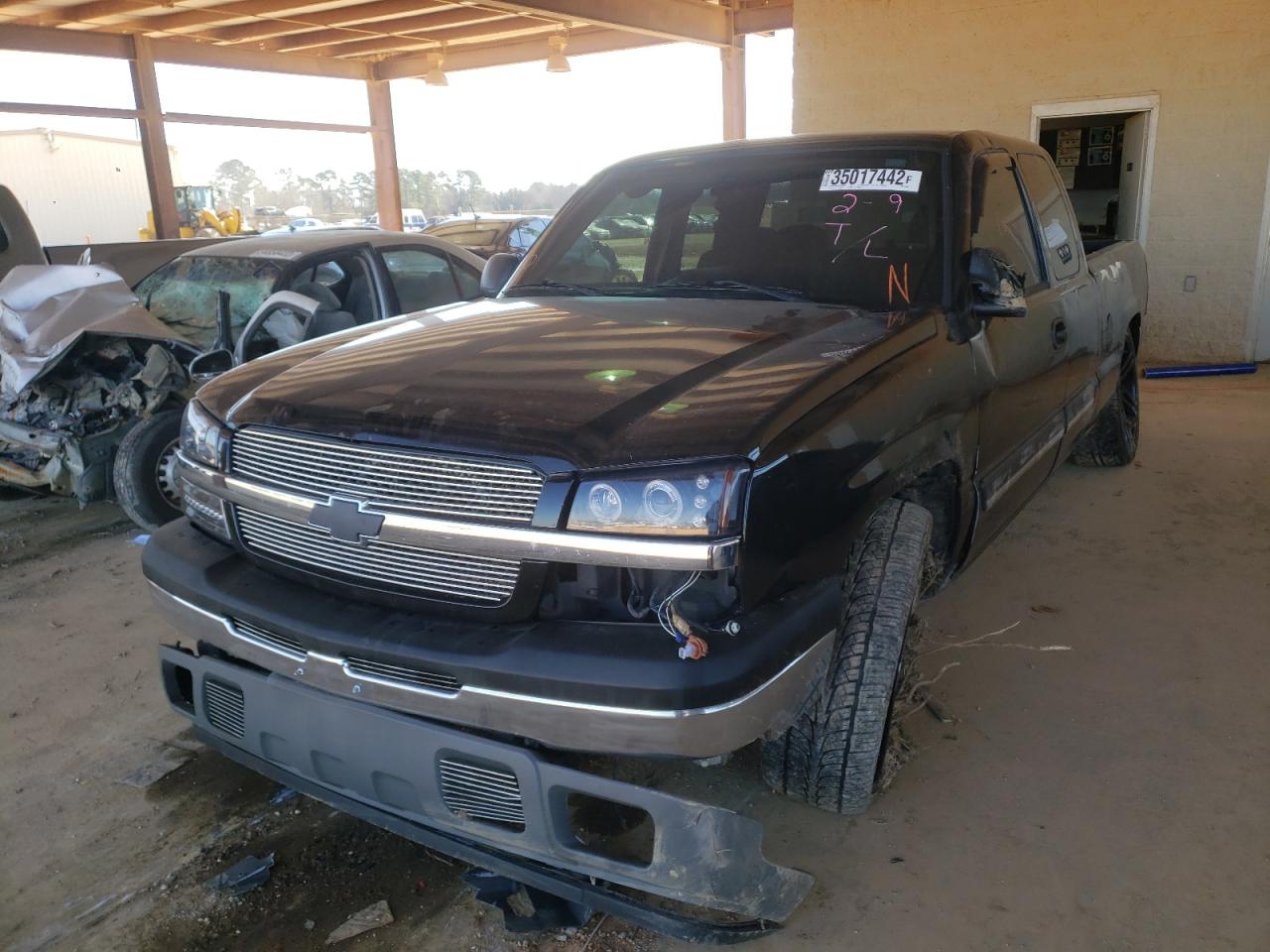 Photo 2 from auction – 2005 CHEVROLET SILVERADO with VIN 2GCEC19TX51154405