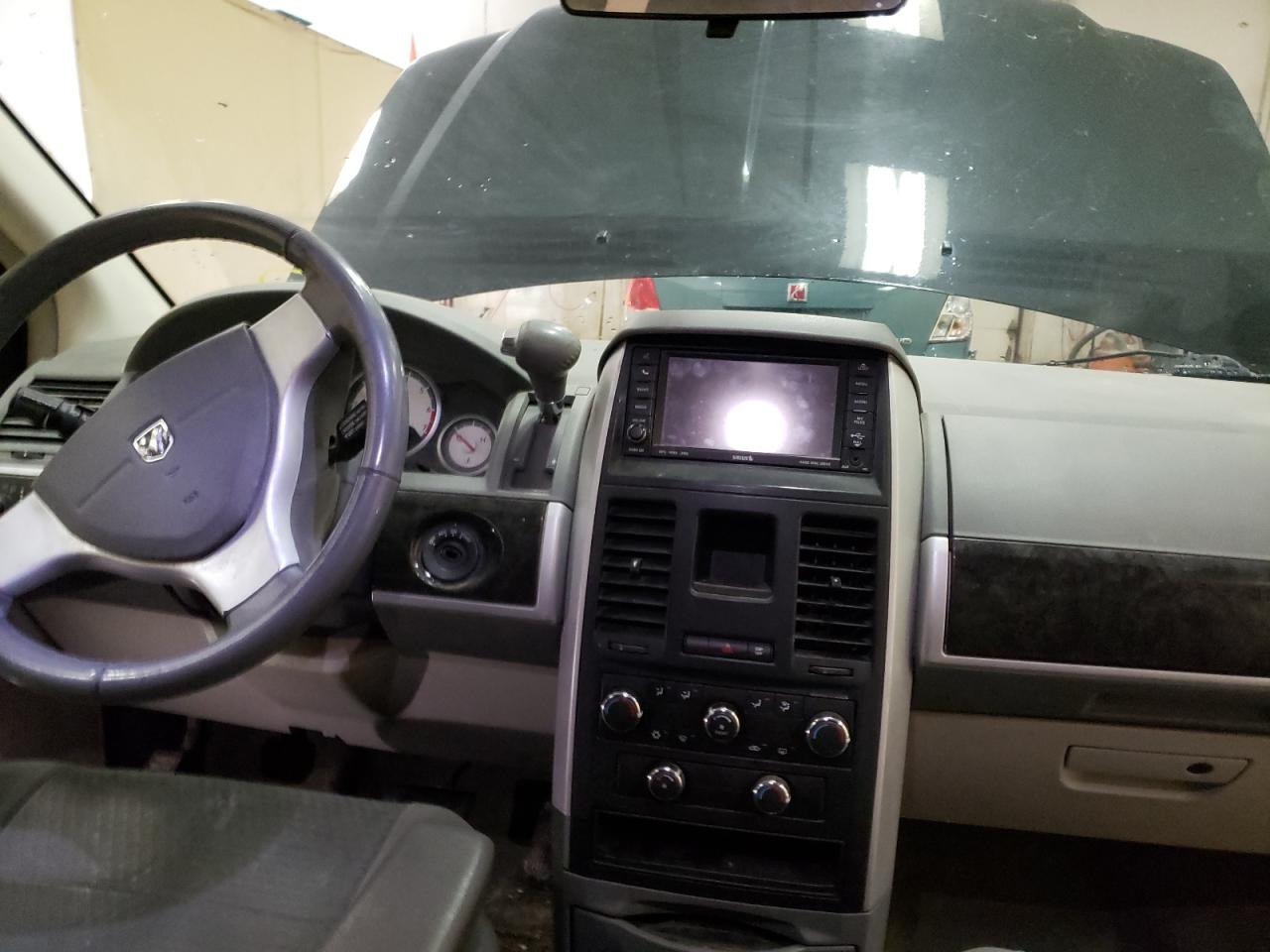 Photo 9 from auction – 2010 DODGE GRAND CARA with VIN 2D4RN6DX4AR419272