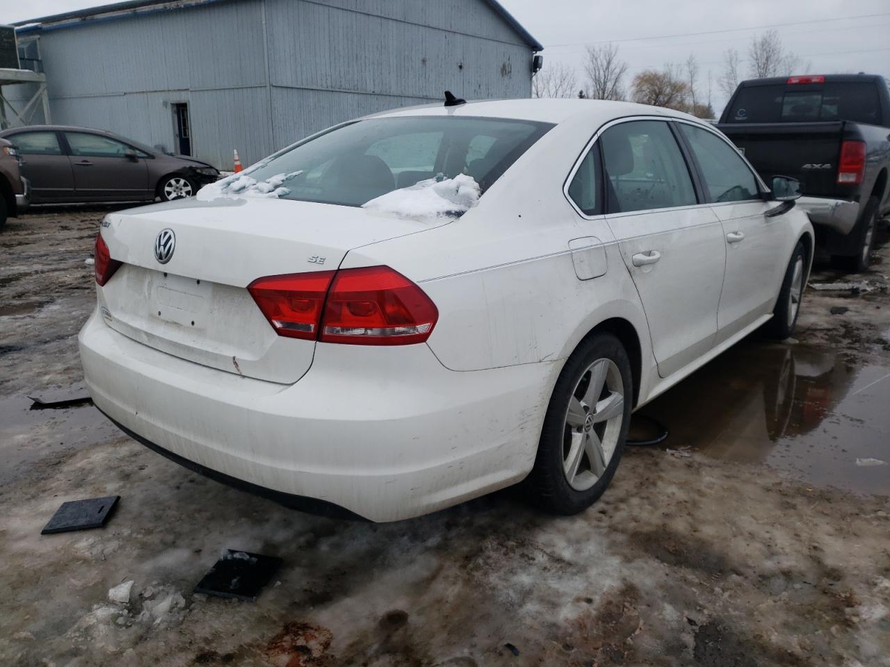 Photo 4 from auction – 2012 VOLKSWAGEN PASSAT SE with VIN 1VWBP7A39CC083451
