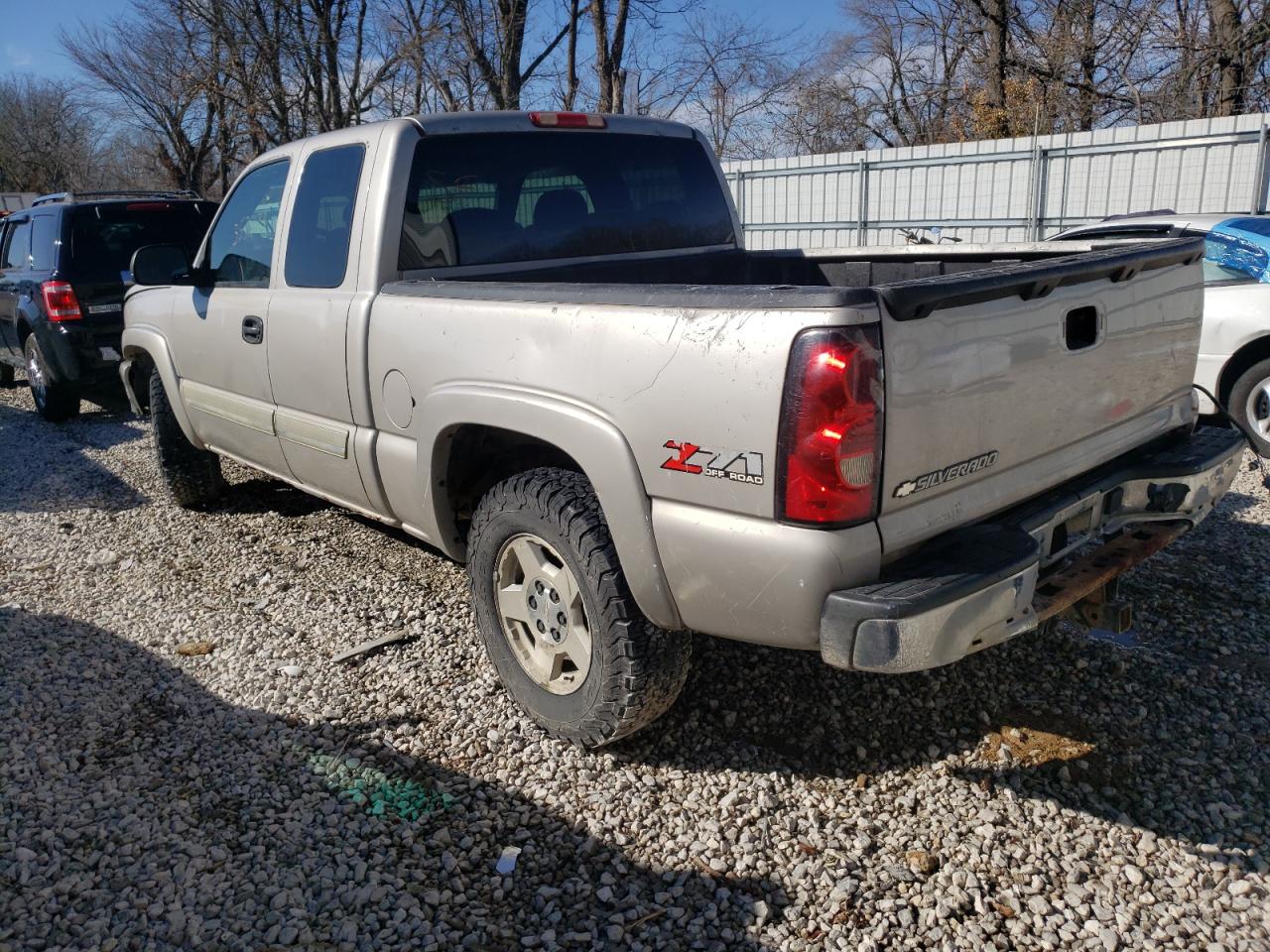 Photo 3 from auction – 2006 CHEVROLET SILVERADO with VIN 1GCEK19T46Z177223